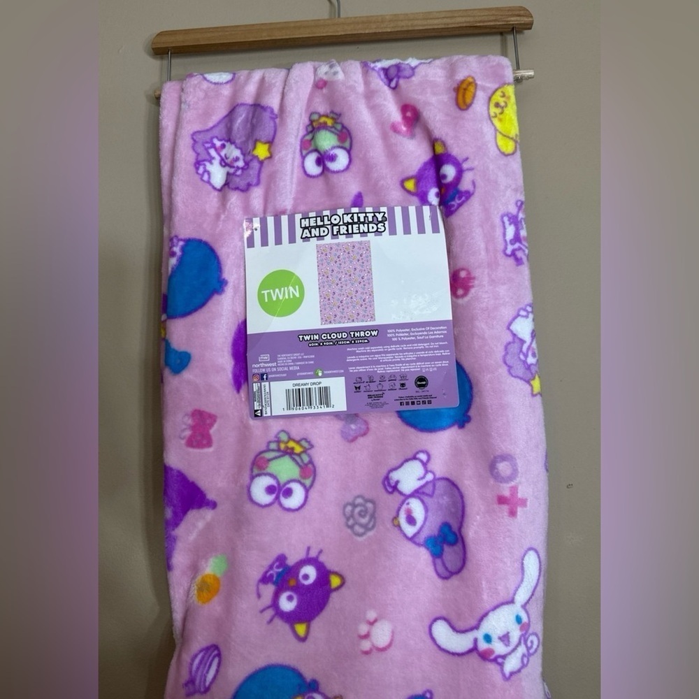 hello kitty and friends throw blanket twin 60x90 - Picture 2 of 2
